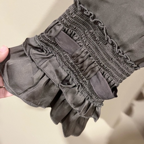 G.I.L.I Victorian Silky Satin Ruffle Button Down Blouse Lace Cuff XS Whimsygoth - Picture 4 of 9